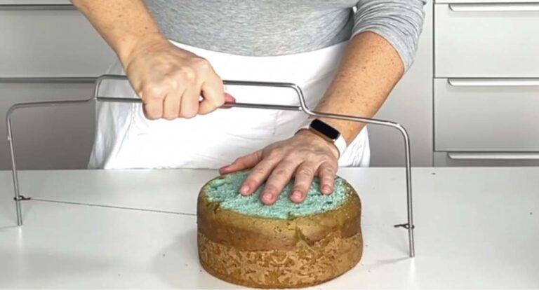 How to cut and level your cakes